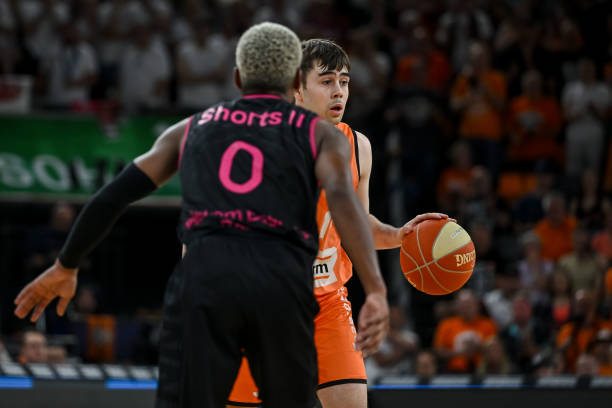 官方：加斯佩里尼获得意大利足协金板凳奖特别奖.